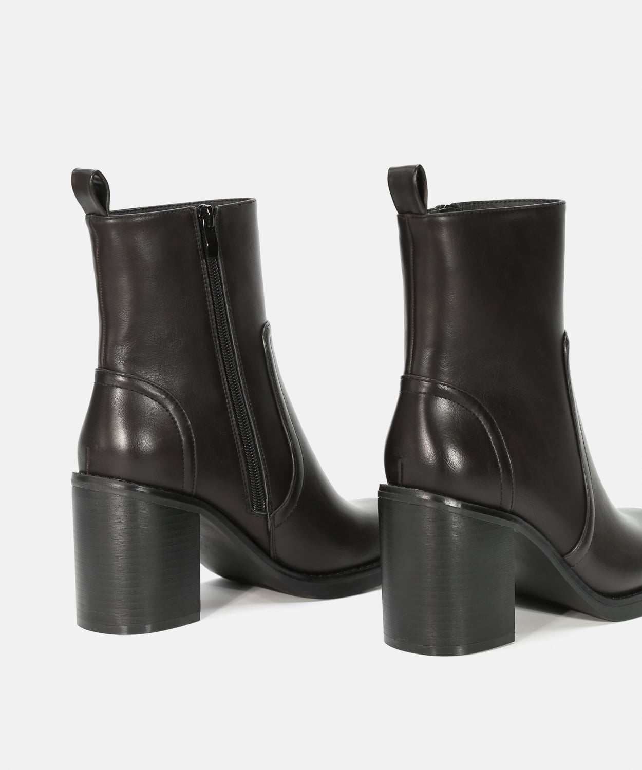Botins pretos salto liso image number null